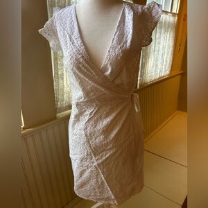 Gianni Bini White Wrap Dress with Plunge Neckline and Flutter Sleeves